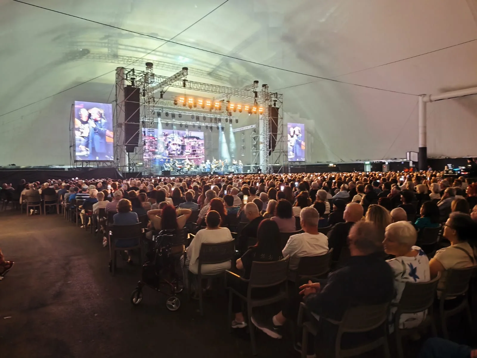 שקיעה מעל ים המלח וההרים שמעבר
